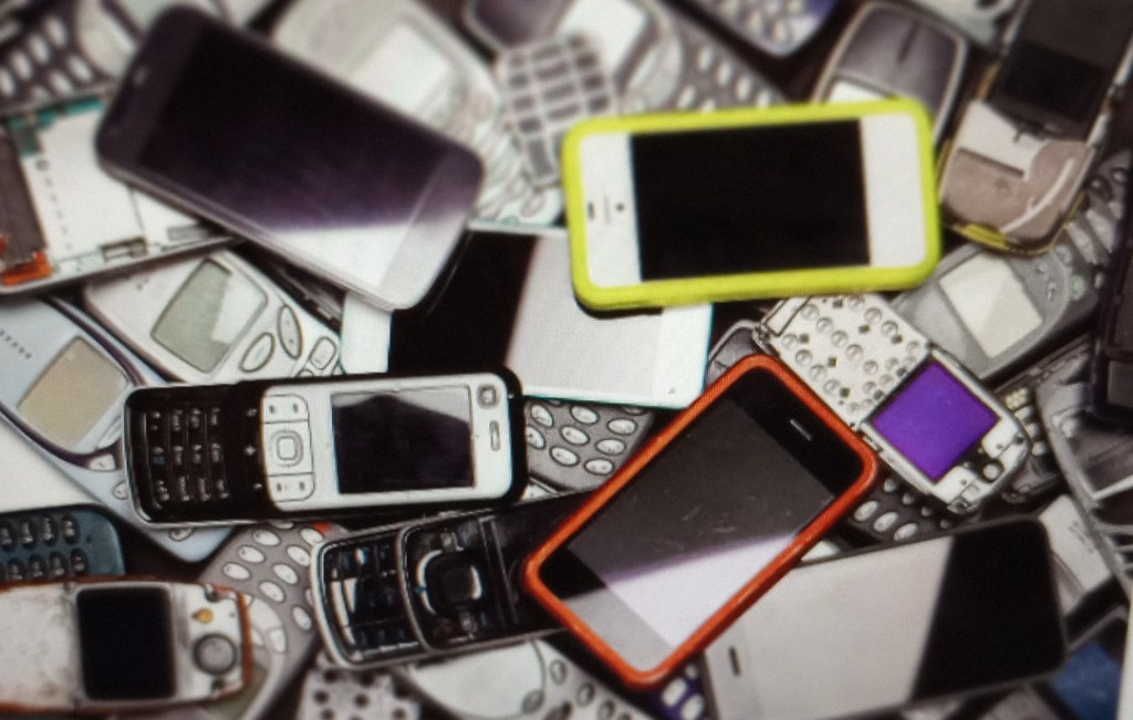 Recycling Cell Phones and Rechargeable&nbsp;Batteries